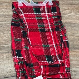 Women’s  Red Plaid Pajama Set - Cozy Holiday Sleepwear